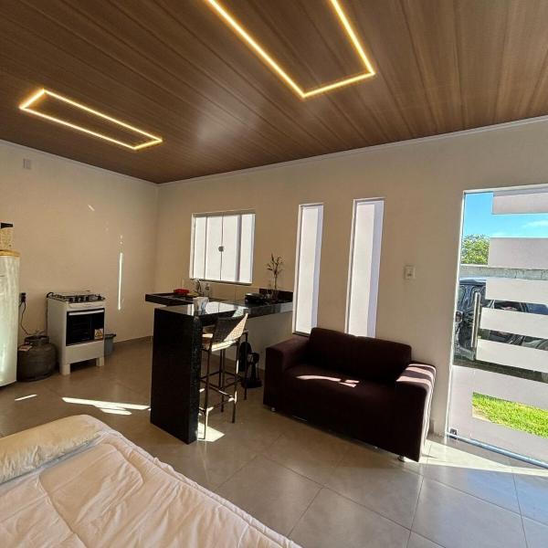 Micro casa com ar condicionado 2km da prainha - Foto 4
