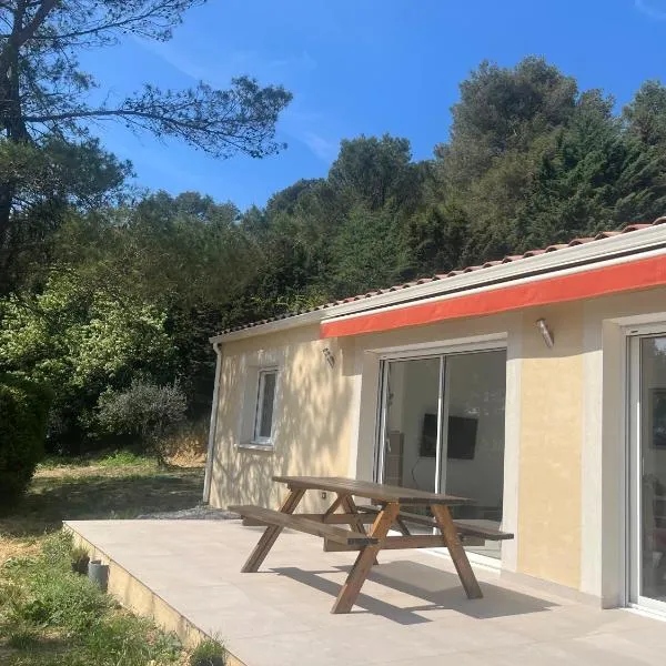 Maison avec piscine et Sauna, hotel in Bagard