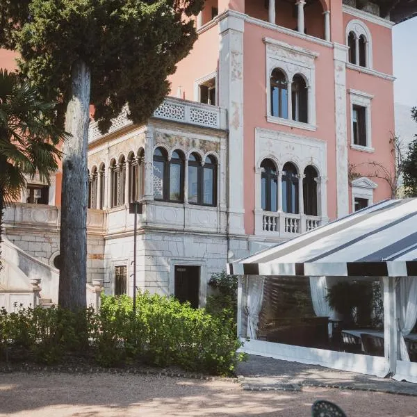 Hotel Villa Fiordaliso, hotel v destinaci Gardone Riviera