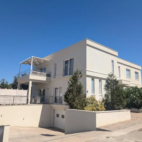 Villa Kora - luxury holiday Apartments, hotel in Lumbarda