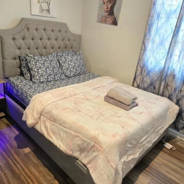 Agape queen room 6D, hotel v destinaci Newark