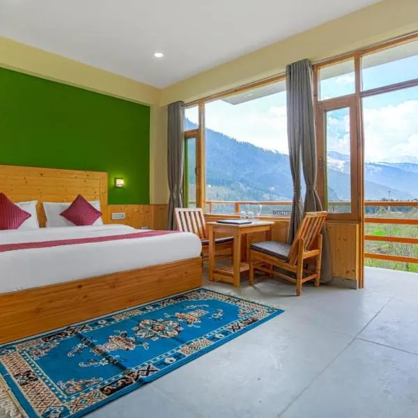 Wander Nest Manali Luxurious rooms with mountain peaks and waterfall view – hotel w mieście Manāli
