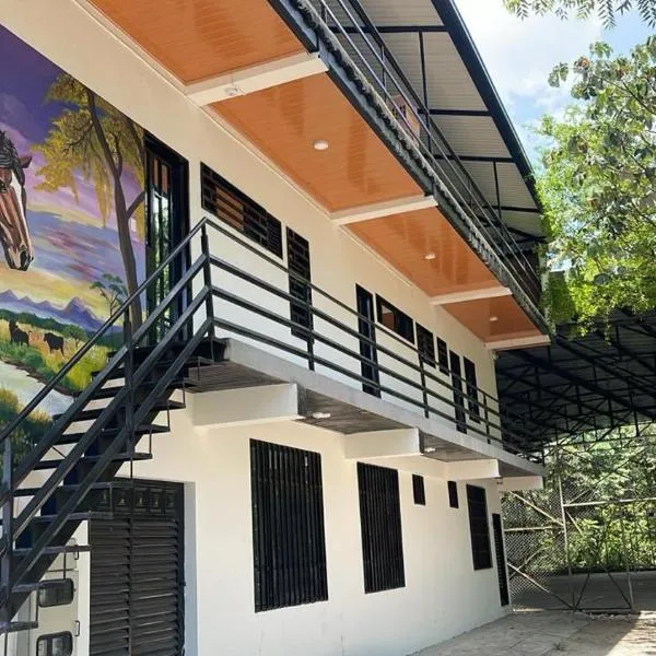 Apartamentos Brisas de la Rivera, hotel v destinaci Monterrey