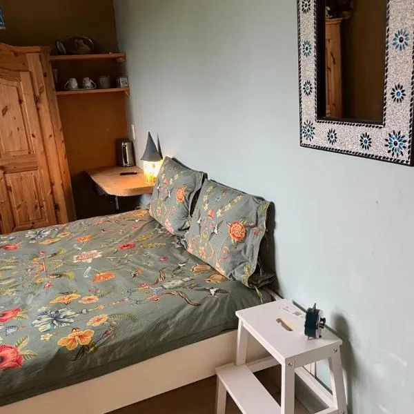 Kamer in een Strobalen huis, hotel a Linter
