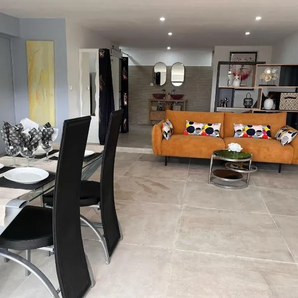 Appart en rez de chaussée villa, hotel in Bandol