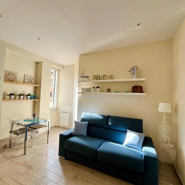 Acqua Marina Sea view Apartment Ostia, hotel v destinaci Lido di Ostia