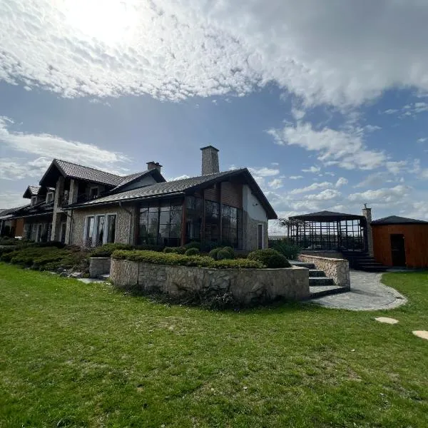Noclegi Siwy Las, hotel in Oleszyce