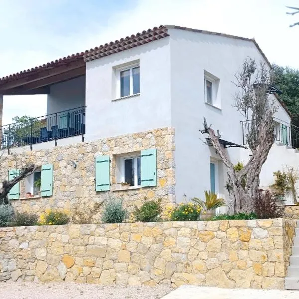 L'Aloha Gîte de charme au cœur de Fayence avec Vue Panoramique, khách sạn ở Fayence