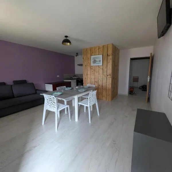 À 2 pas de la forêt de la Serre, hotel v destinaci Offlanges