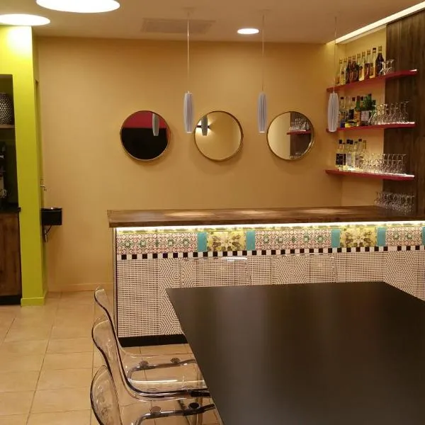 Mizpe Yam Boutique Hotel: Netanya şehrinde bir otel