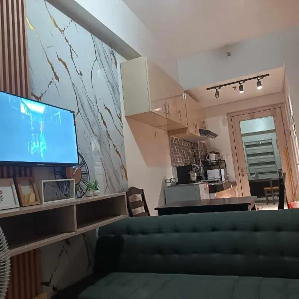 Amanda and Cossette Staycation, hotel i Marilao