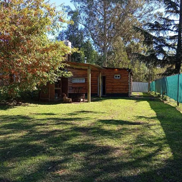 Cabaña Entre Arboles, hotel v destinaci Tandil