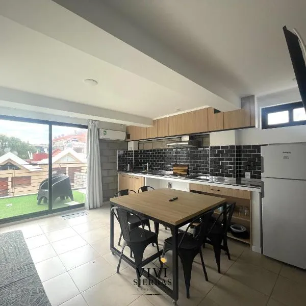 Vivisierras, Piso 3 frente al lago, centro Villa Carlos Paz, 2 dormitorios, 2 baños, pileta privada, premium, ξενοδοχείο σε Villa Carlos Paz