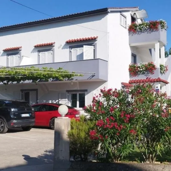 APARTMAN KATY, готель у місті Шіло