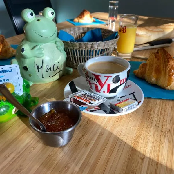 Le Cabanon de la Grenouille: Saint-Martin-des-Lais şehrinde bir otel