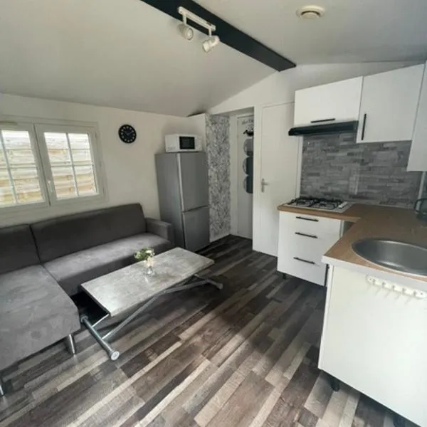 Mobil-home 4 Couchages Parking gratuit, hôtel à Villeneuve-Loubet