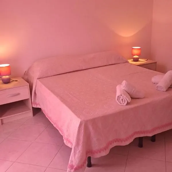 Appartamento Le Lune 1, hotel in La Maddalena