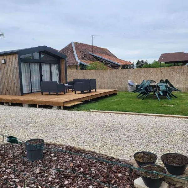 Chalet bois, hotel em Torcy-le-Petit