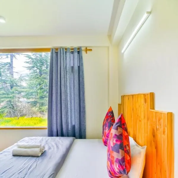 The Doors Inn, hotel in Manāli