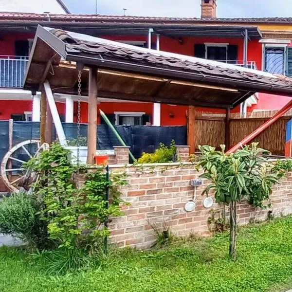 CASA APPARTAMENTO VACANZE La fermata delle rondini, hotel v destinaci Castello di Annone