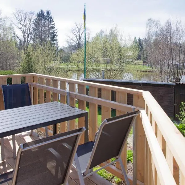 Ferienwohnung am See-Neu mit Balkon, hotel in Friedersdorf