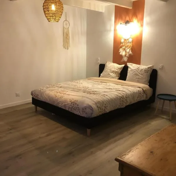 Le Gîte des Tribus, hotel u gradu Plouézec