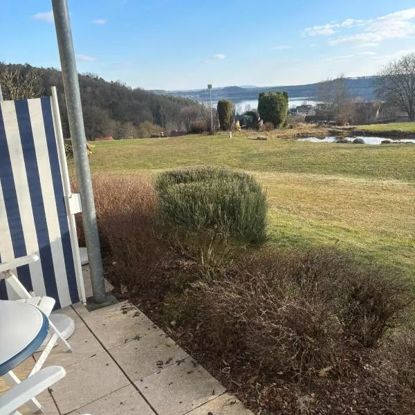 Kleine FeWo mit Seeblick, ξενοδοχείο σε Spalt