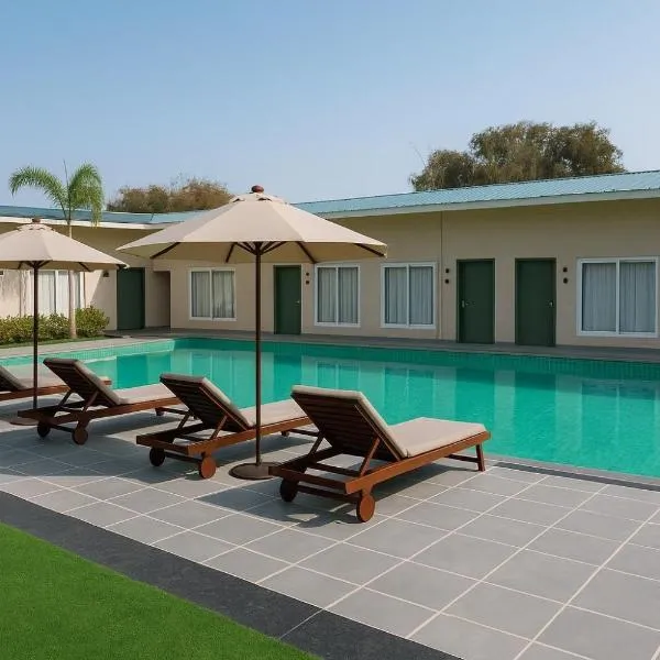 Status Club Resort, hotel in Kānpur