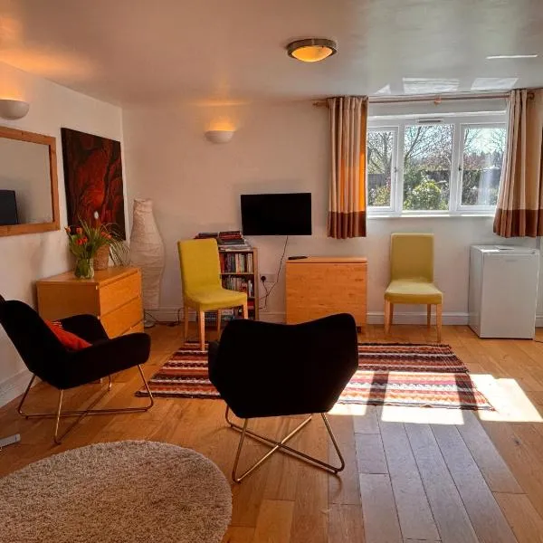 Cosy annexe near Reedham Ferry、Thurltonのホテル