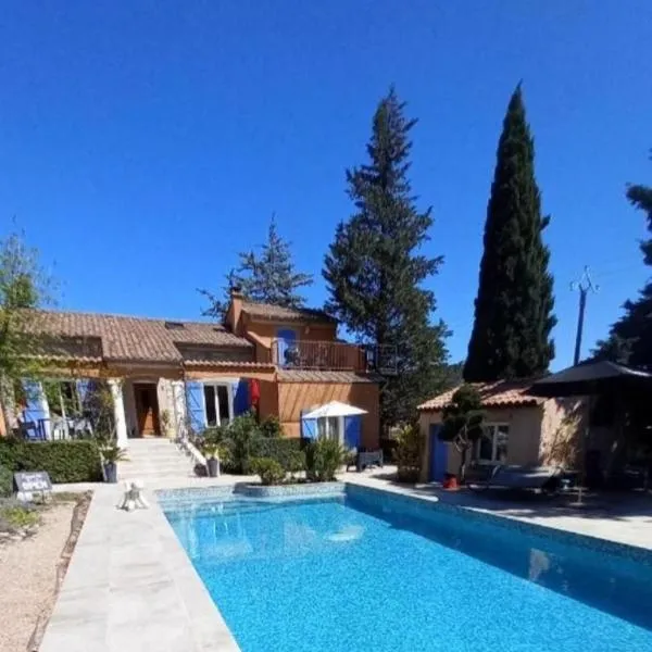 GITE 2 personnes avec piscine, hotel v destinaci Le Bosc