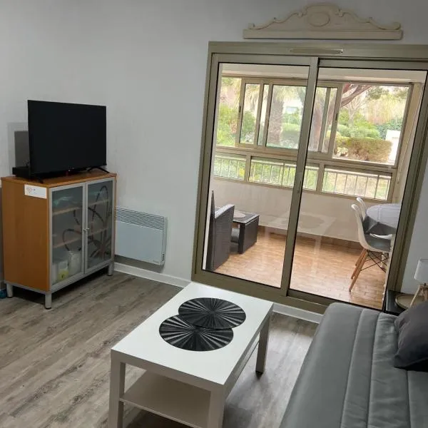 Charmant studio calme bord de mer WIFI NESPRESSO DRAPS LINGE DE BAIN FOURNIS – hotel w mieście Saint-Mandrier-sur-Mer