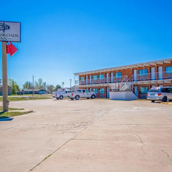 OYO Crossroads Inn、Osborneのホテル