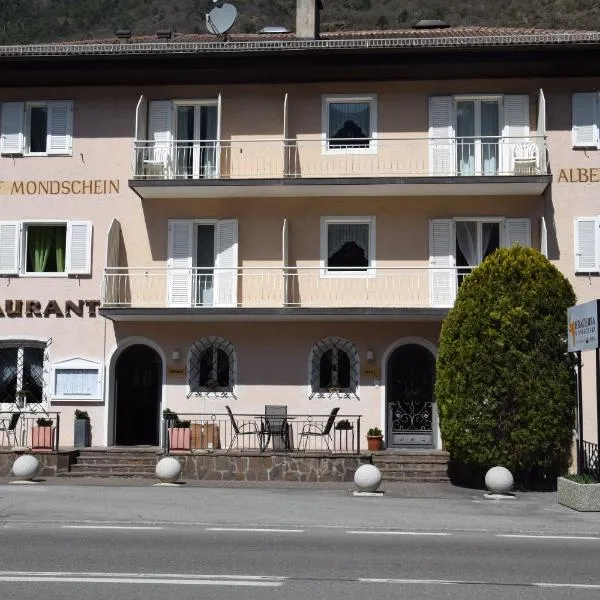 Hotel Mondschein, hotel in Plaus