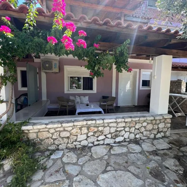 Luka Apartament 3, hotel a Himare