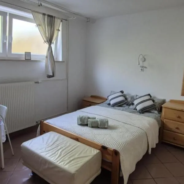 Apartma in the countryside under Storžič, hôtel à Golnik