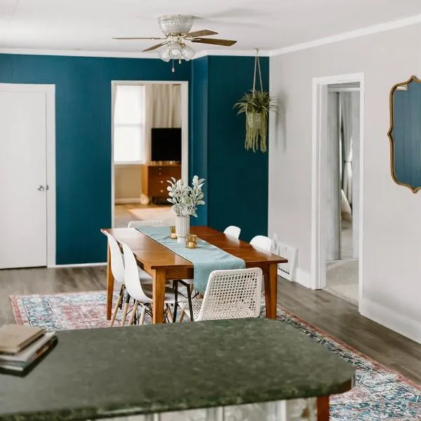 Spacious Home Near Lake MI w Fire Pit, hotel in Sheboygan