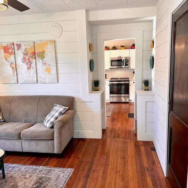 The Wright Choice - Cozy Spot- Near to Aviation Museum, hotel i Hickory