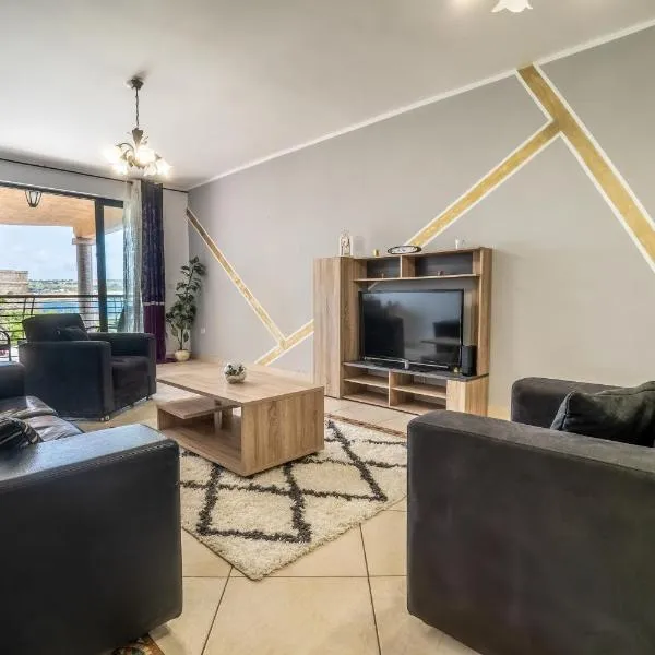 Grand Seaside Apartment, 3 Bedrooms - 4 Bathrooms, hotel in Is-Sellum
