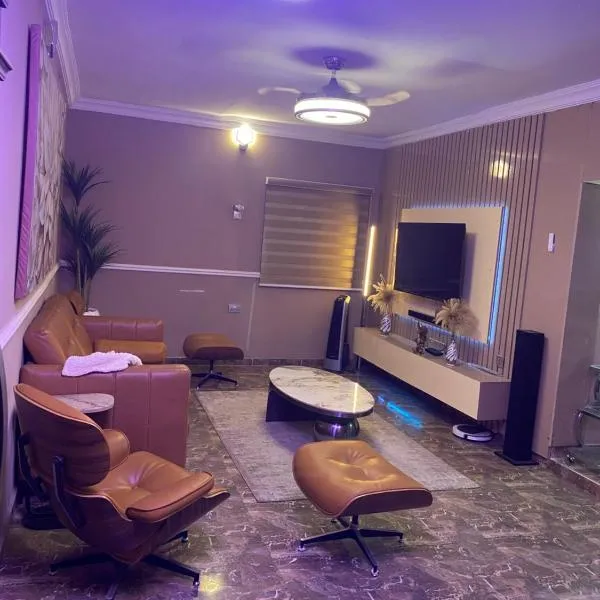 Bodija Suite Ibadan 3bedroom apartment, khách sạn ở Ibadan