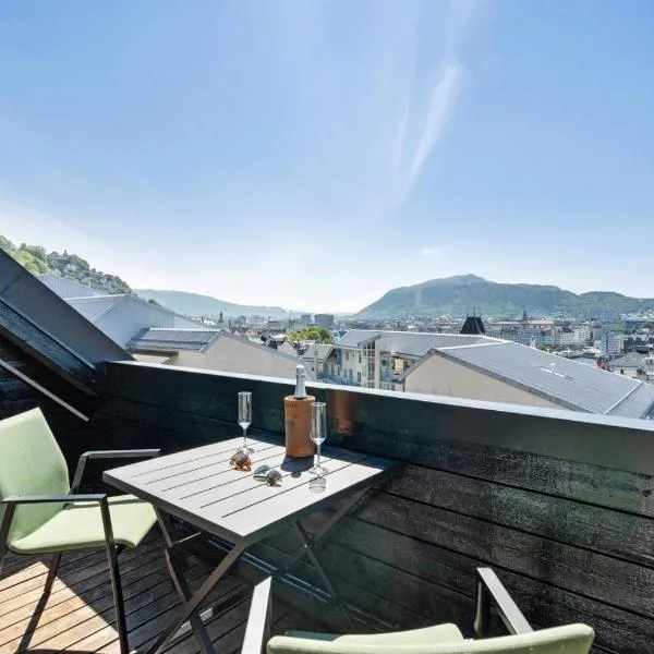 Rom i loftsleilighet med utsikt, hotel in Bergen