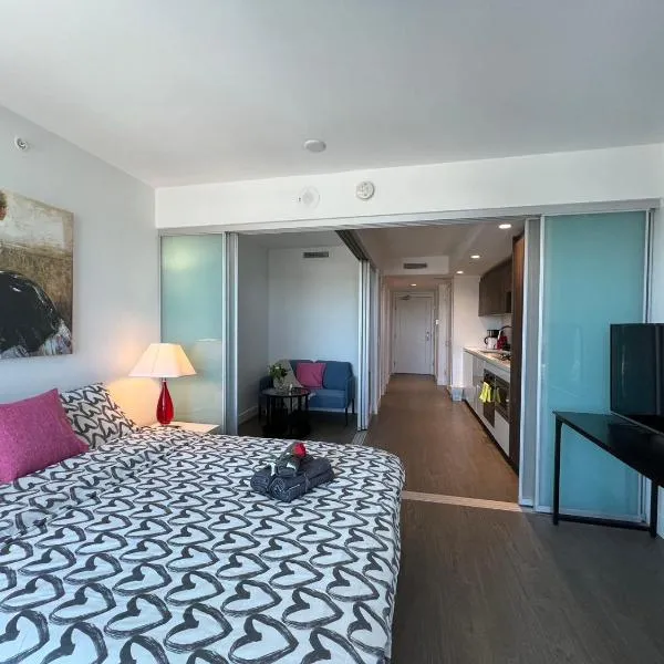 1B1B Richmond nearby skytrain, hotel in Richmond