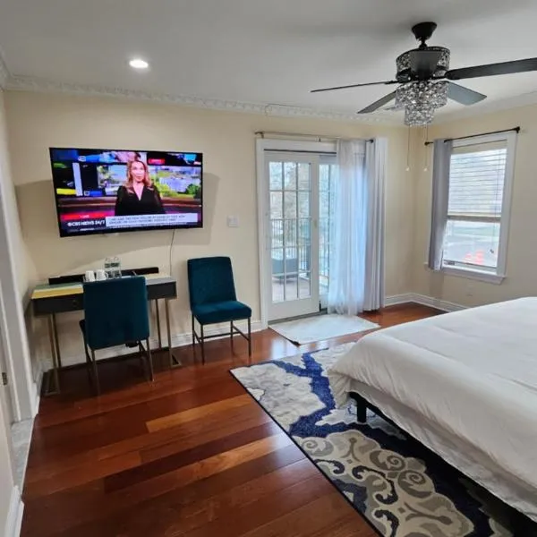 Luxury Hotel-Style Room in Queens, New York, hotell sihtkohas Bayside