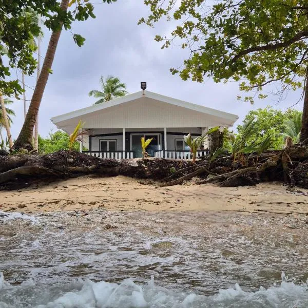 Majuro Beachfront Container Home, hotel v Majuru