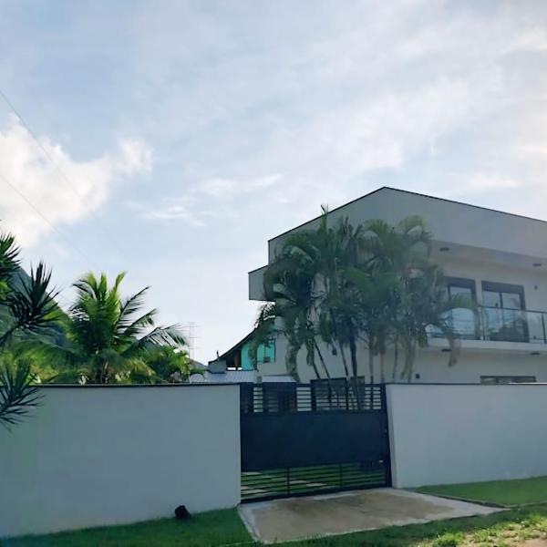 Casa alto padrão com piscina Ubatuba