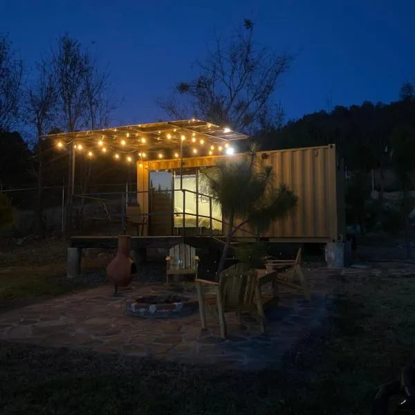 Winterwald Glamping，位于Ferrería de Tula的酒店