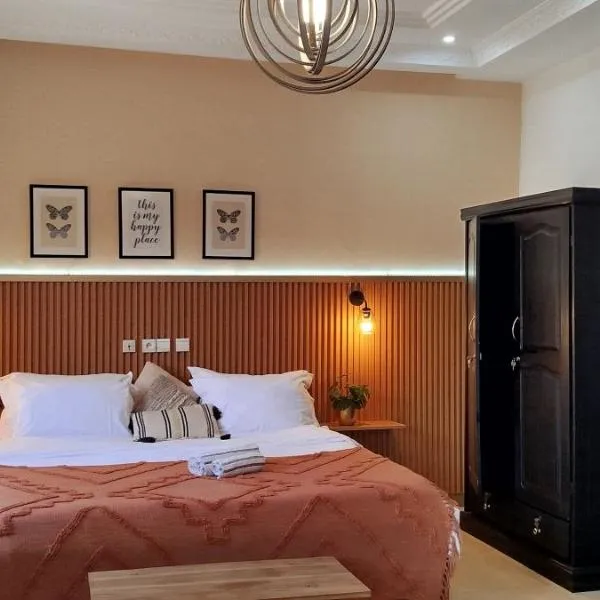 Ecrin de douceur chic en ville, hotel in Lomé