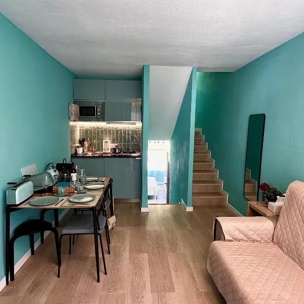 Tiffany Lovely New Apartment 51, hotel v destinaci Estepona