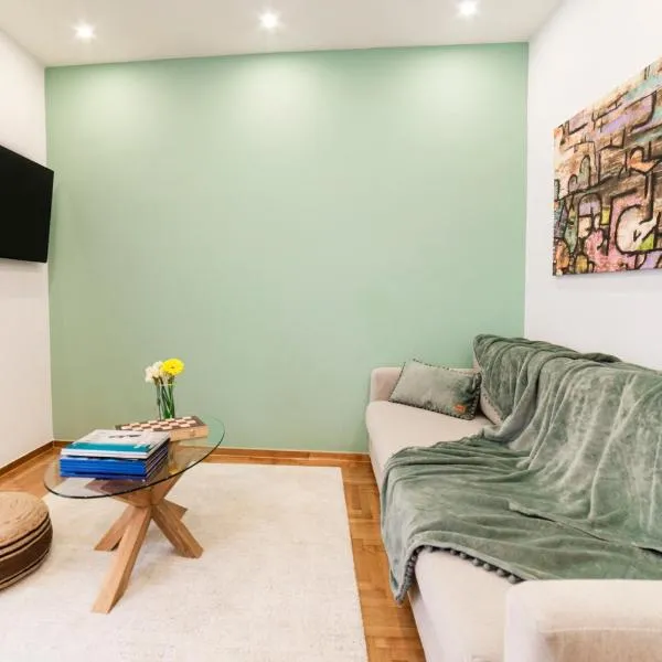 Mary's Haven Apt near metro station and Acropolis, hotel u Atini
