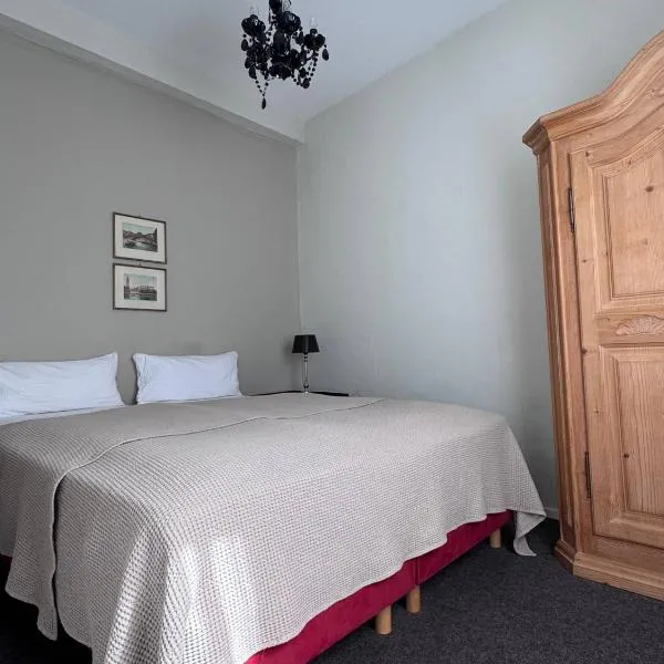 seeglueck HÄUSLE - Charmantes Ferienhaus mit Innenhof in zentraler Altstadtlage von Konstanz: Konstanz'da bir otel