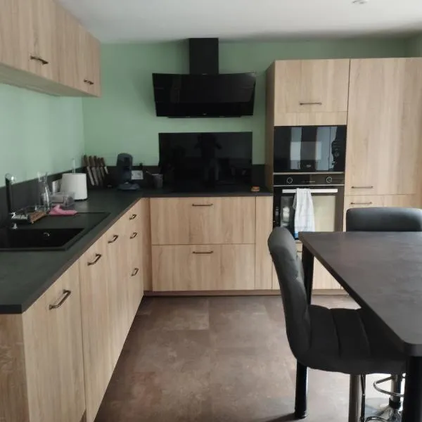 Appartement Vic-sur-Cère, hotel in Vic-sur-Cère